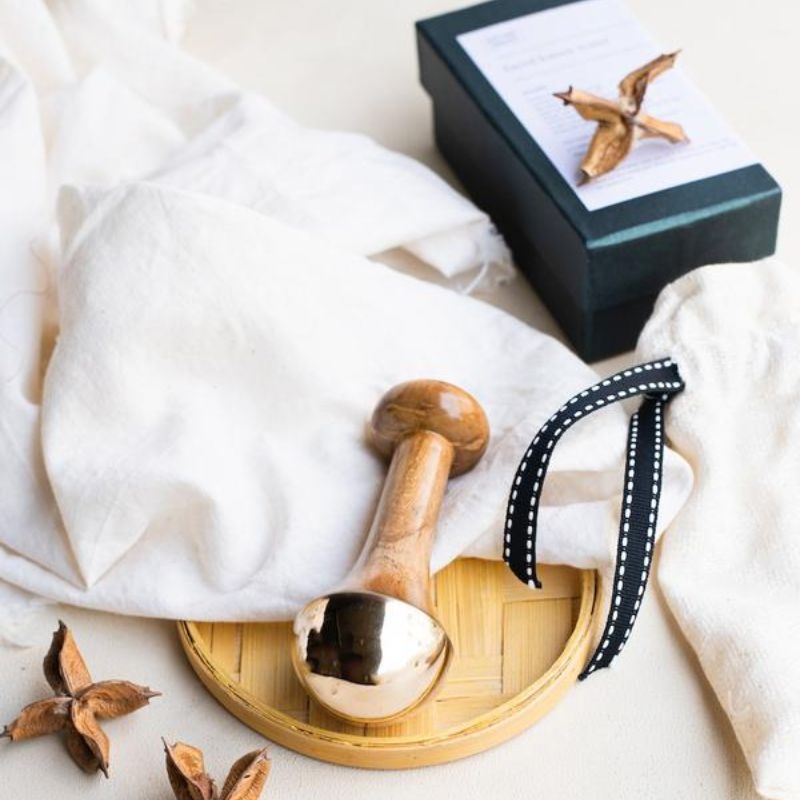 Orgenik: Face Kansa Wand from brand Nature Therapy
