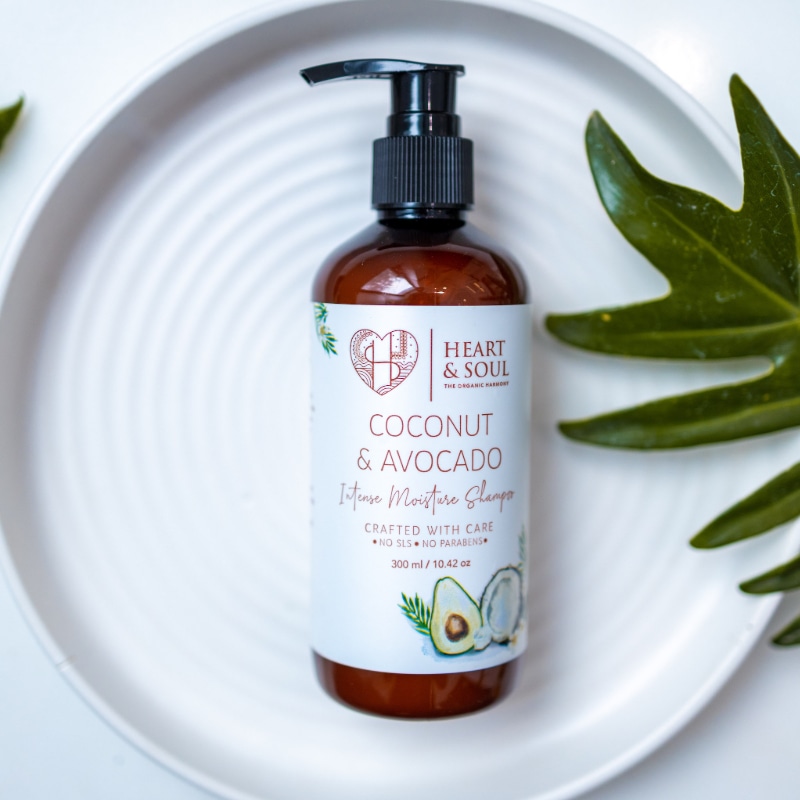 Orgenik: Coconut and Avocado Intense Moisture Shampoo from brand heart & soul
